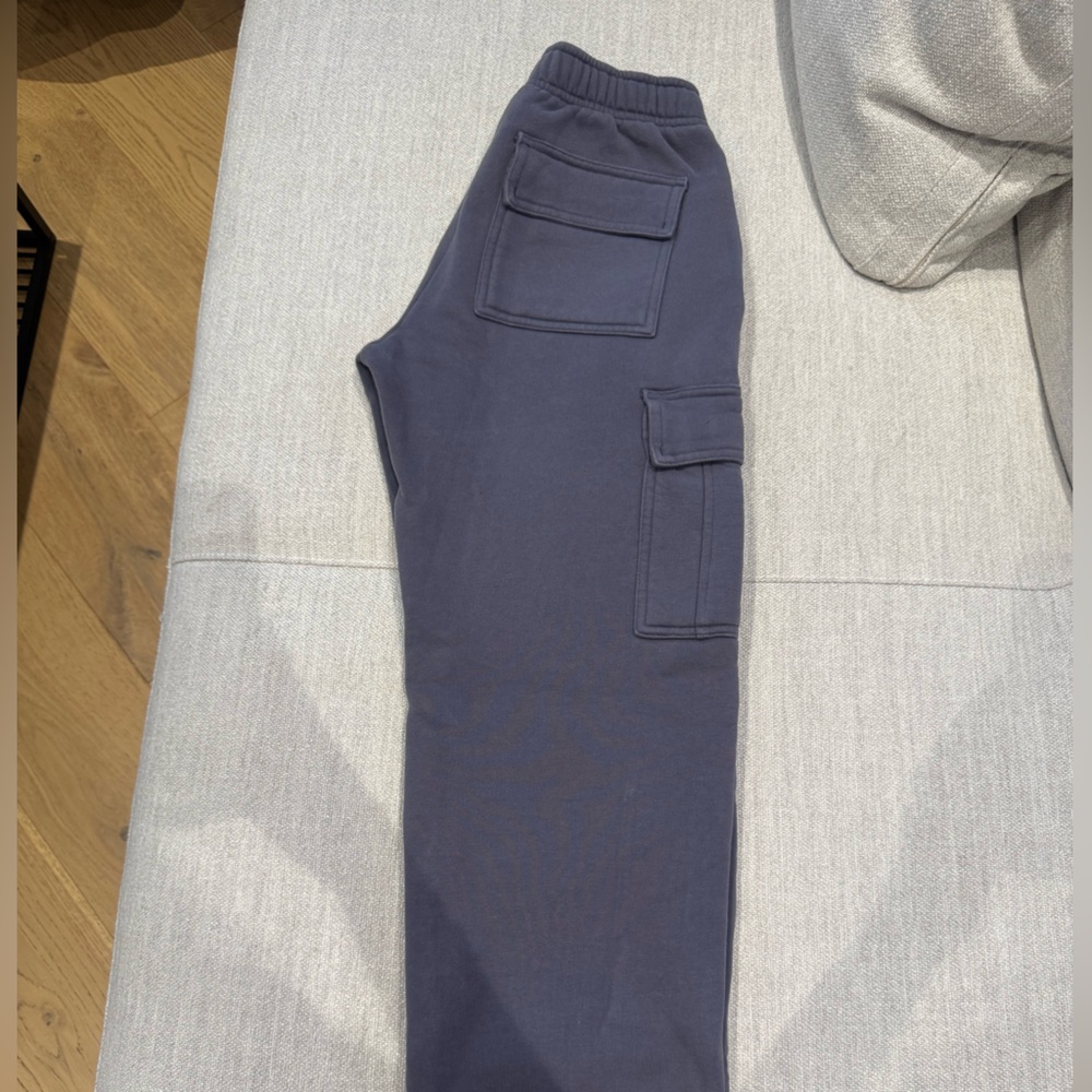 Aritzia Cozy SweatFleece Mega Cargo Sweatpants size 2xs Gray/blue color